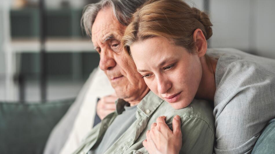 Alzeimer, Demenz, Erkrankung, Eltern, Familie, Pflege, Gesundheit
