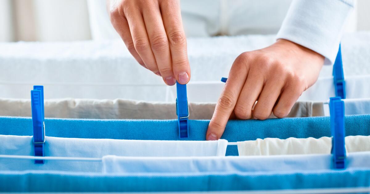 Da muss man erst mal draufkommen: So hängt man Spannbettlaken am besten