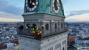 Feuerwehr rettet verletzte Frau von Kirchturm in München