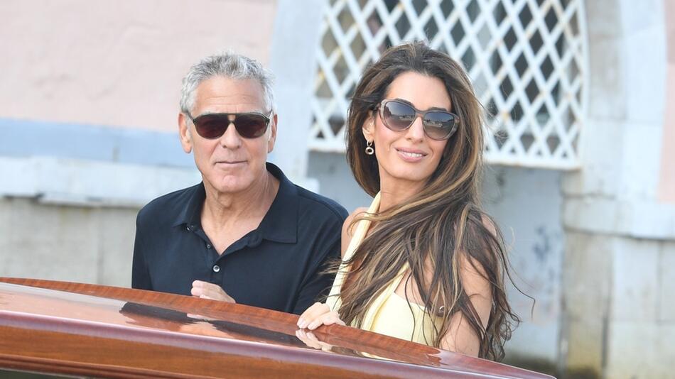 George und Amal Clooney sind in Venedig angekommen.