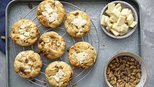 NYC-Cookies mit weisser Schokolade und Pistazien