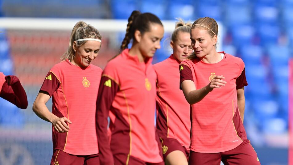 Frauenfussball-EM - Abschlusstraining Deutschland