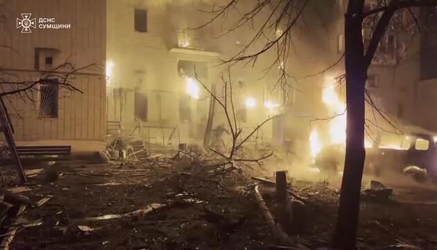 Ukraine: Angriffe und Gespräche zu Wochenbeginn