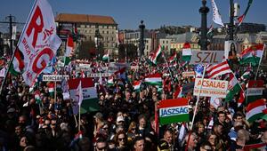 Demonstration von Orban-Anhängern