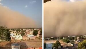 Bedrohlicher Anblick Apokalyptischer Sandsturm verdunkelt Grossstadt in Indien