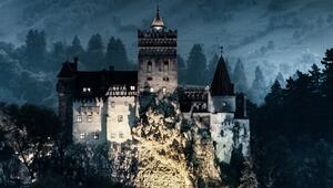 Rumänien, hier Schloss Bran, macht den legendären Vampir-Mythos erlebbar.