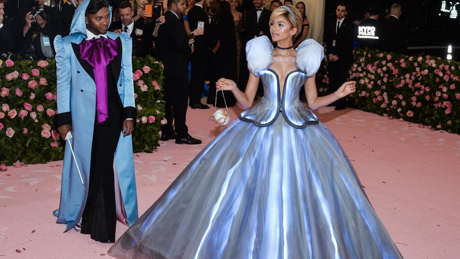 Vor fünf Jahren war sie zuletzt dort: Zendaya in ihrem Cinderella-Kleid auf der Met Gala 2019.
