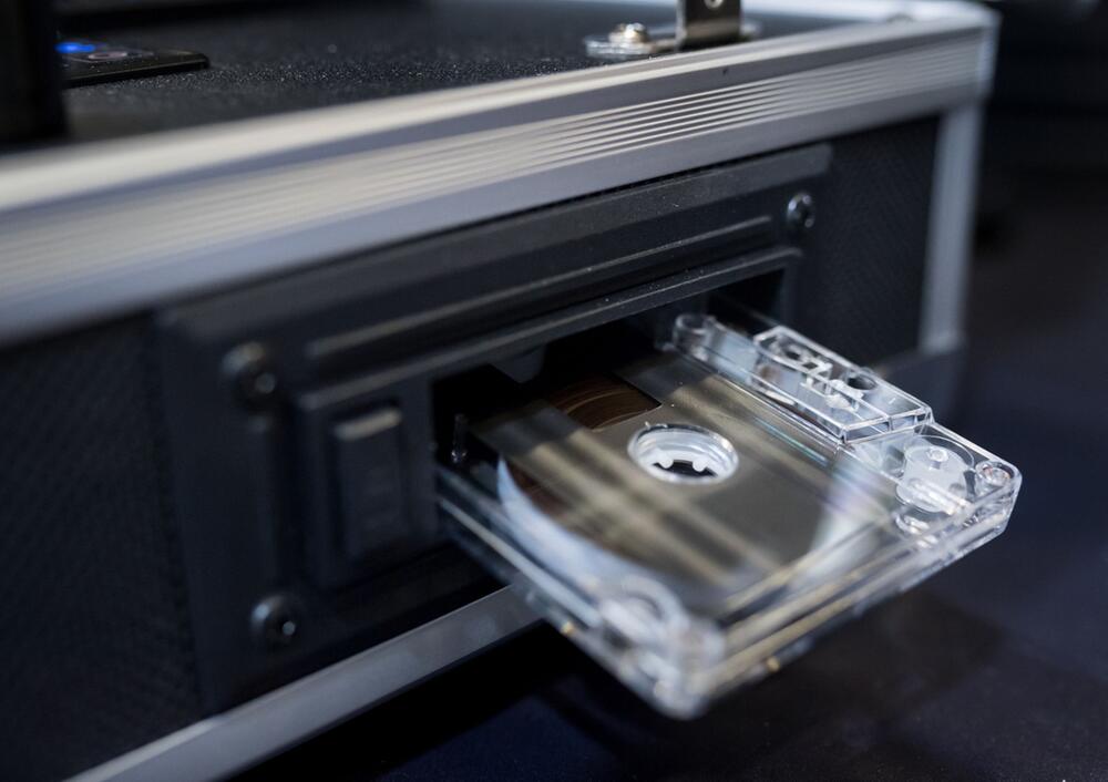 Kassettenrekorder mit Kassette