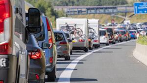 Wer zu den Hauptstosszeiten Richtung Süden fährt, muss am Wochenende mit Wartezeiten rechnen.