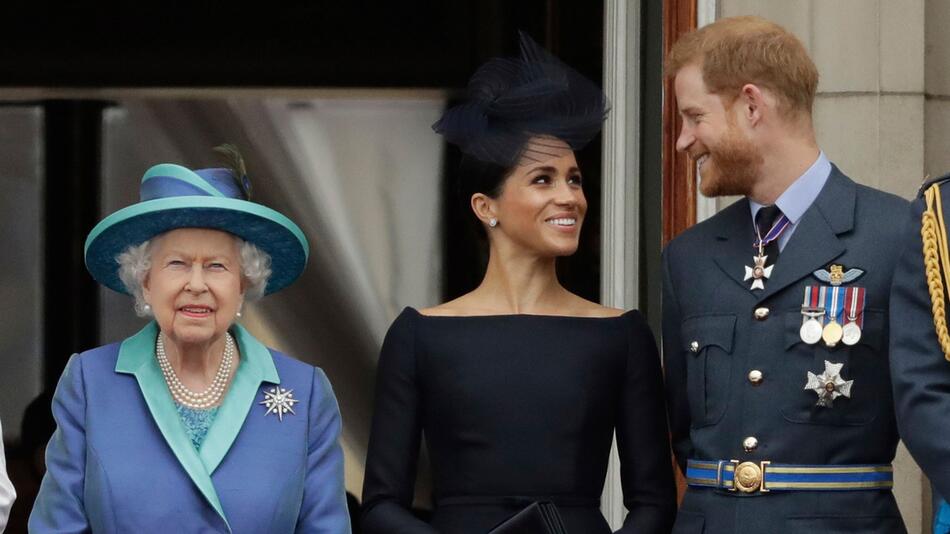 Königin Elizabeth II., Meghan und Prinz Harry (Archivbild)