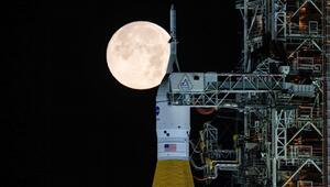 Raktensystem "Artemis 2" auf Weltraumbahnhof Cape Canaveral