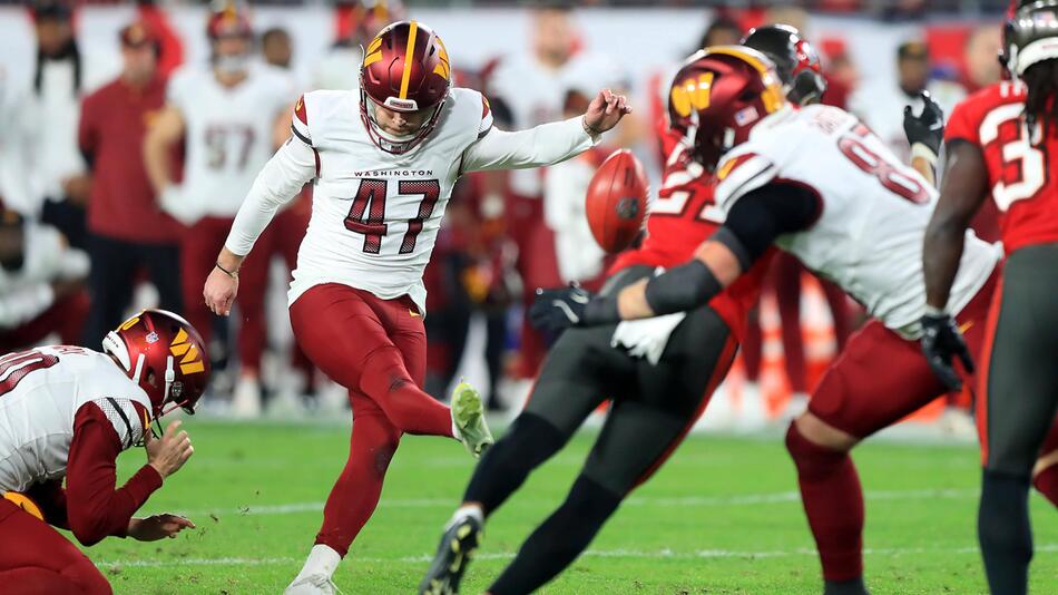 Die Entscheidung: Commanders-Kicker Zane Gonzalez beim entscheidenden Field Goal.