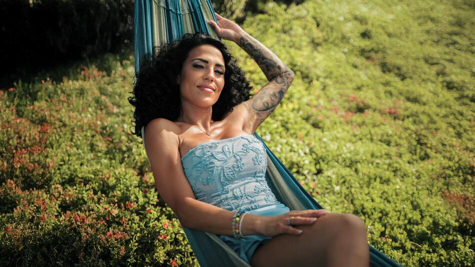 Elena Miras sucht bei "Make Love, Fake Love" nach ihrem Mr. Right.