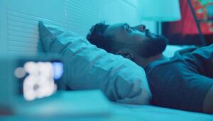 Aufwachen um 3 Uhr nachts: Das steckt dahinter