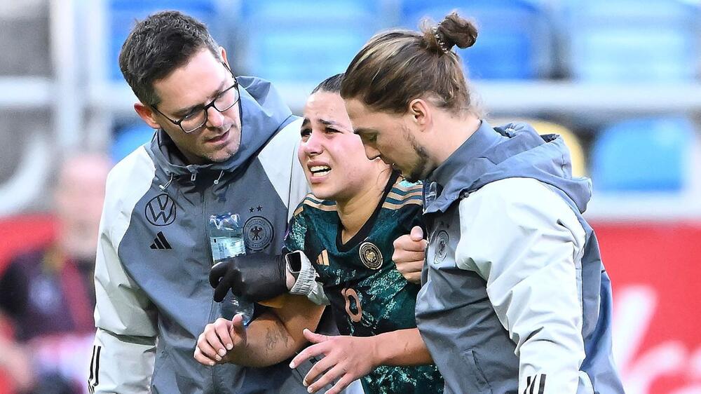 Lena Oberdorf im Match Polen - Deutschland verletzt