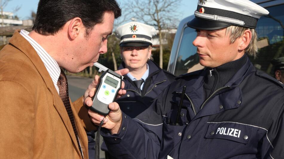 Bei Straftaten im Strassenverkehr droht nicht nur der Führerscheinentzug