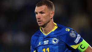 Der bosnische Nationalspieler Edin Dzeko schliesst sich dem FC Schalke 04 an.