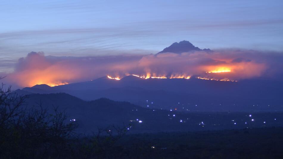 Feuer auf dem Kilimandscharo