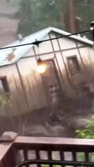 Nach Katastrophe in Texas: Sturzflut reisst Haus in New Mexico mit