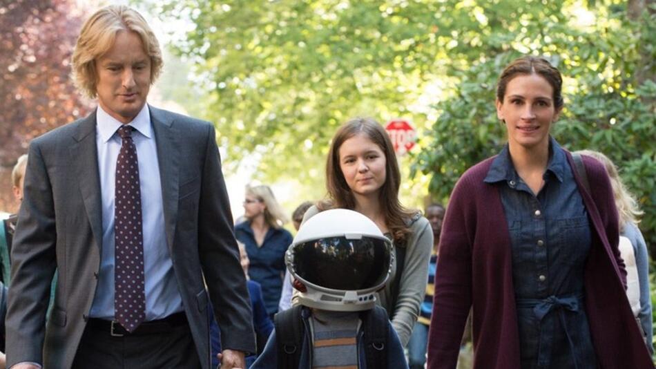 "Wunder": Nate (Owen Wilson, l.) Auggie (Jacob Tremblay, M.) und Isabel (Julia Roberts).