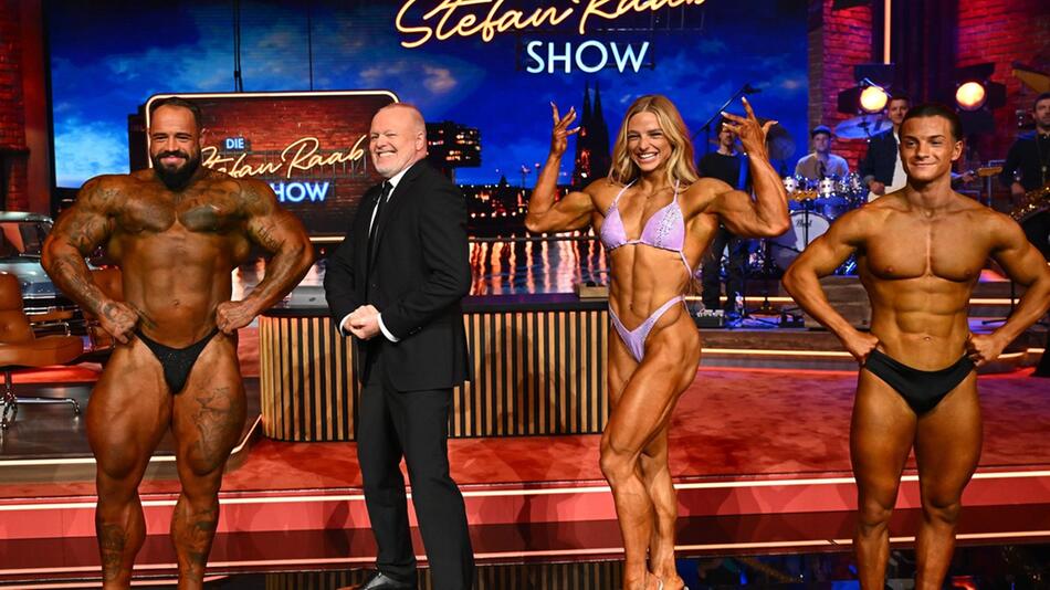 Bodybuilder und Bodybuilderinnen wie Lena Ramsteiner begrüsste Stefan Raab im Studio.
