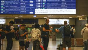 Bahnverkehr wegen Funkstörung bundesweit eingestellt