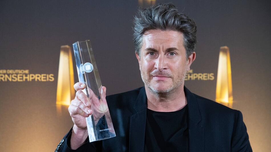 Einer der grossen Gewinner beim Deutschen Fernsehpreis 2024: Mark Achterberg für Beste Regie ...