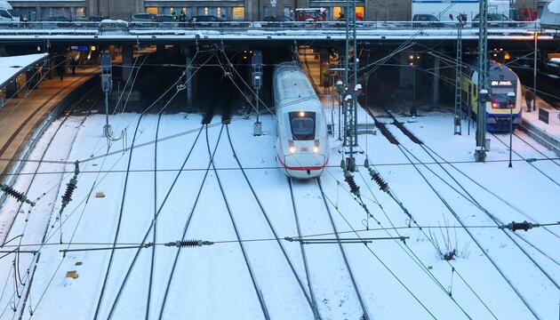 Nach Sturmtief Elli - Bahnverkehr im Norden wieder angelaufen