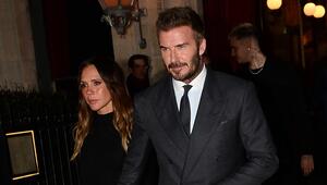 Victoria und David Beckham demonstrierten in Paris Zusammenhalt.