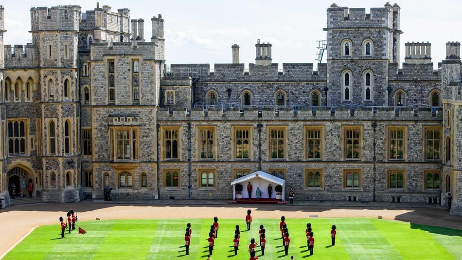 Schloss Windsor - Ersatz-Parade zu Ehren der Queen