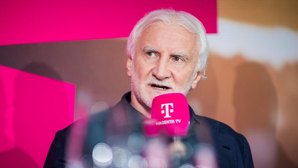 DFB-Sportdirektor Rudi Völler am Freitag beim Telekom-Termin in Berlin