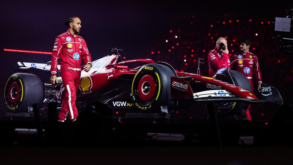 Auch das Team von Ferrari stellte sich bei der Formel-1-Show vor.