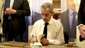 "Tagebuch eines Häftlings": Nicolas Sarkozys Buch innerhalb weniger Tage rund 100.000 Mal verkauft