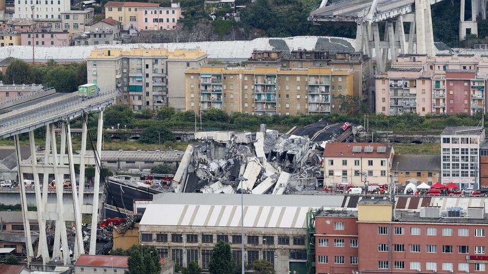 Autobahnbrücke in Genua eingestürzt