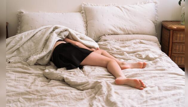 Die Gen Z feiert das sogenannte "Bed Rotting": tagelang im Bett liegen und die Welt ausblenden ...