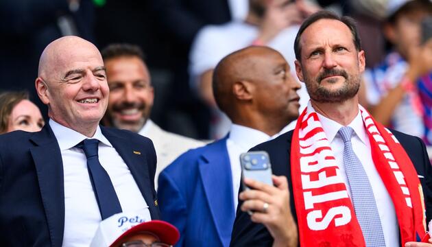Neben Gianni Infantino verfolgte Kronprinz Haakon das Viertelfinale in Miami.