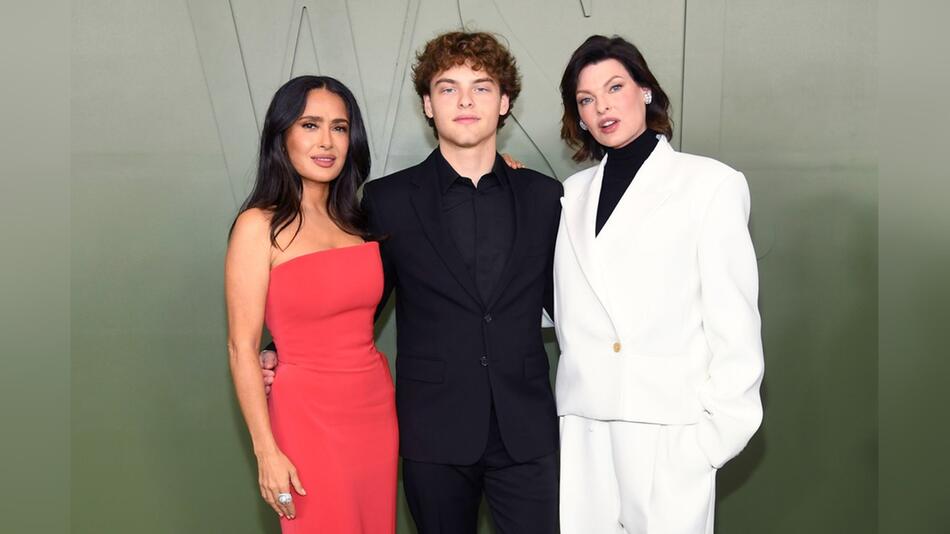 Salma Hayek (l.), Augustin James und Linda Evangelista bei den Innovator Awards in New York City.