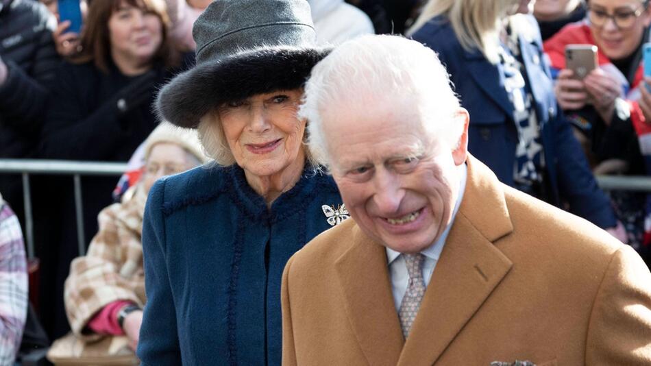 Königin Camilla und König Charles III. in Middlesbrough.