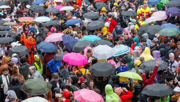 Vereinzelt Regen und milde Temperaturen bis Rosenmontag erwartet.