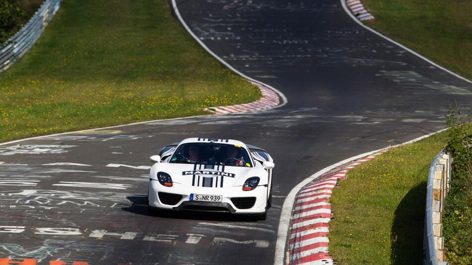 Touristenfahrten auf der Nordschleife: Versicherung kann Probleme machen