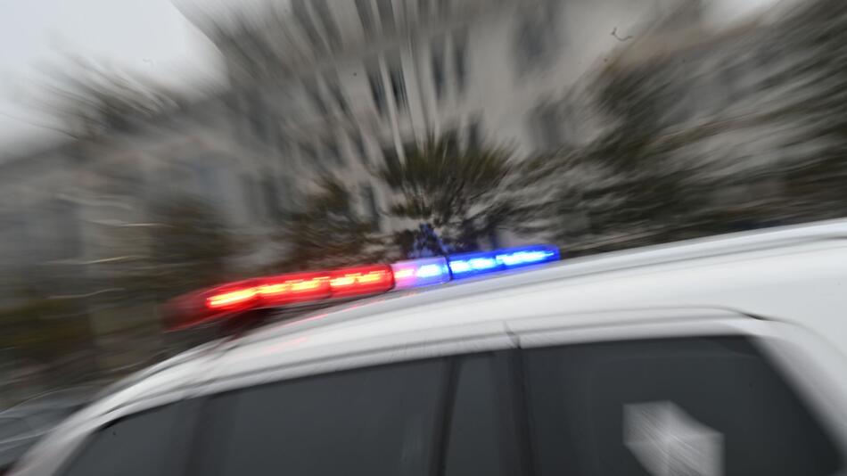 China - Blaulicht auf einem Polizeiwagen