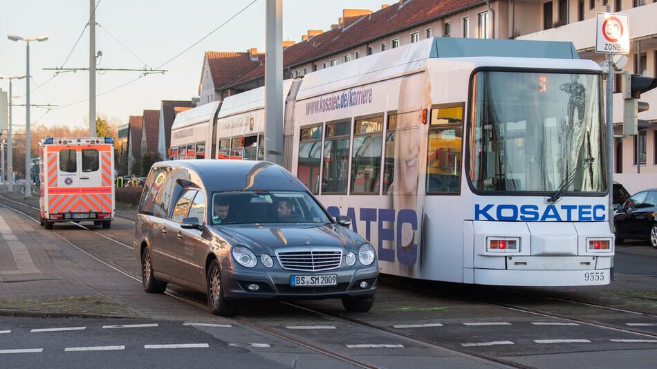 Kind stirbt bei Unfall mit Strassenbahn