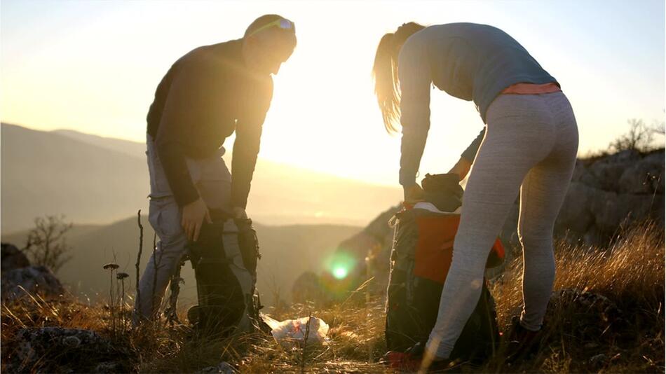 Darf ich Obstreste beim Wandern einfach in der Natur entsorgen?