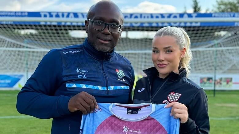 Im Sommer 2024 hat Madelene Wright beim Chesham United FC unterschrieben.