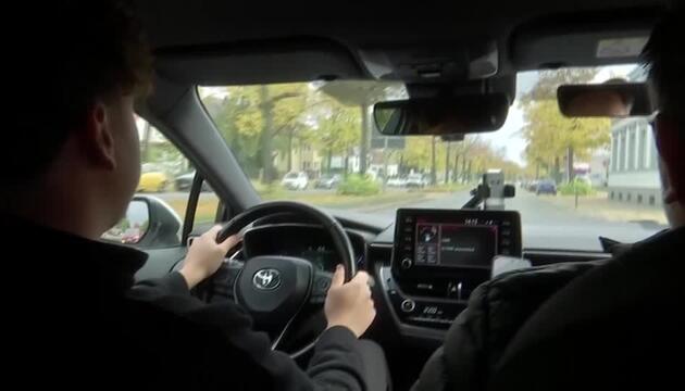 Führerschein soll billiger werden - Kabinett winkt Schnieders Reformpläne durch