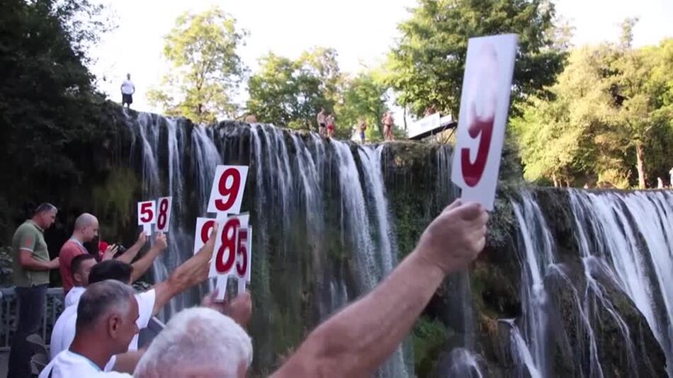 Wettkampf an den Pliva-Wasserfällen: Sprung in die Tiefe