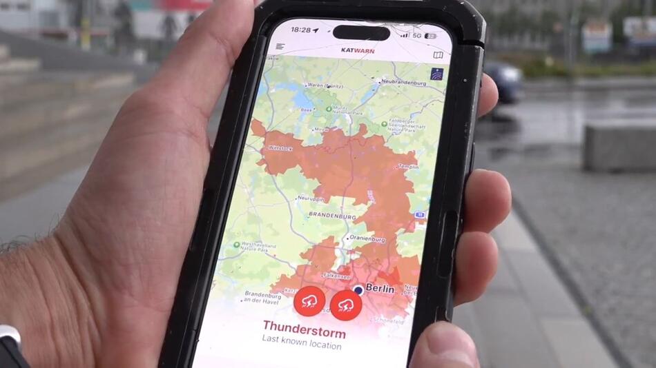 Unwetter in Berlin: Feuerwehr bei zahlreichen Einsätzen - S-Bahnverkehr gestört