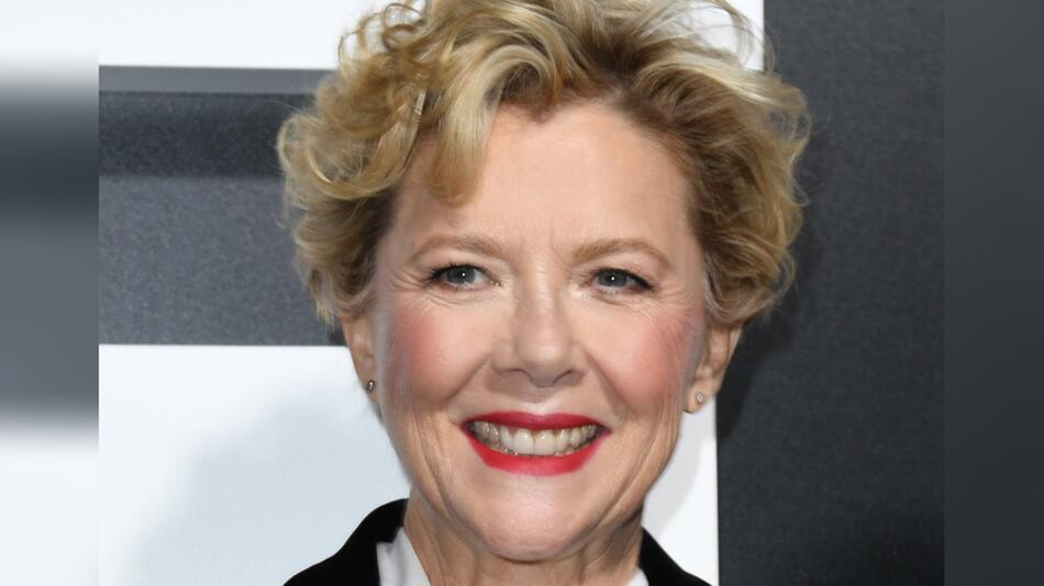Auch Annette Bening geht unter die Western-Rancher.