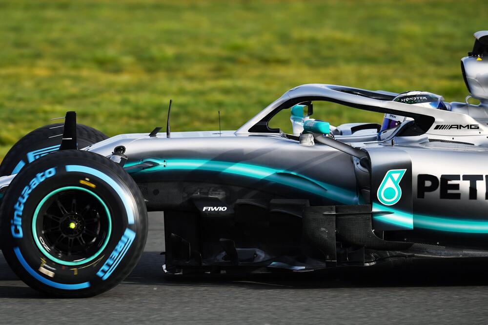 Formel 1 - Mercedes Rennwagen W10