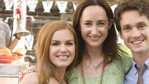 Schauspielerin Isla Fisher (l.) und Autorin Sophie Kinsella am Rande der Dreharbeiten zur ...